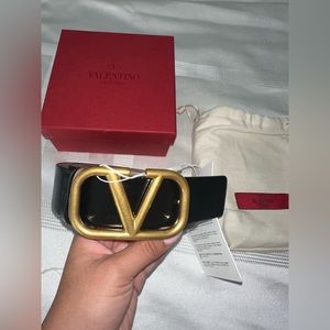 VALENTINO REVERSABLE BELT SIZE 90
